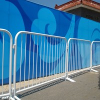 上海铁马租赁 北京隔离墩铁马护栏出租 F1赛车防撞防爆租赁